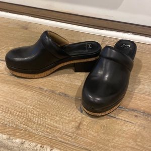 Marc Fisher size 8M black clogs